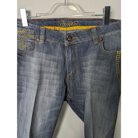 Coogi Cropped Light Wash Jeans Gold Link Embroidered Design Size 18 - Picture 5 of 12